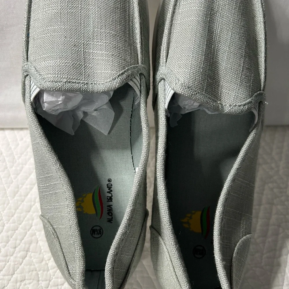 Aloha Island women’s slip on‎ canvas material shoes, size 9.5 light gray color